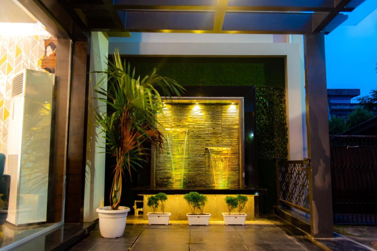 Hotel Royal Livin Varanasi Exterior foto