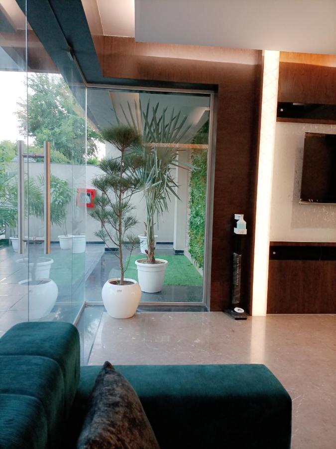 Hotel Royal Livin Varanasi Exterior foto