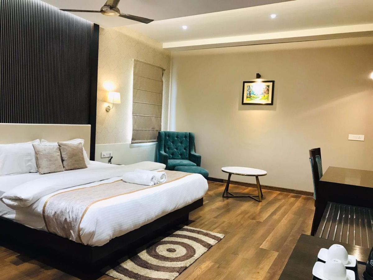 Hotel Royal Livin Varanasi Exterior foto