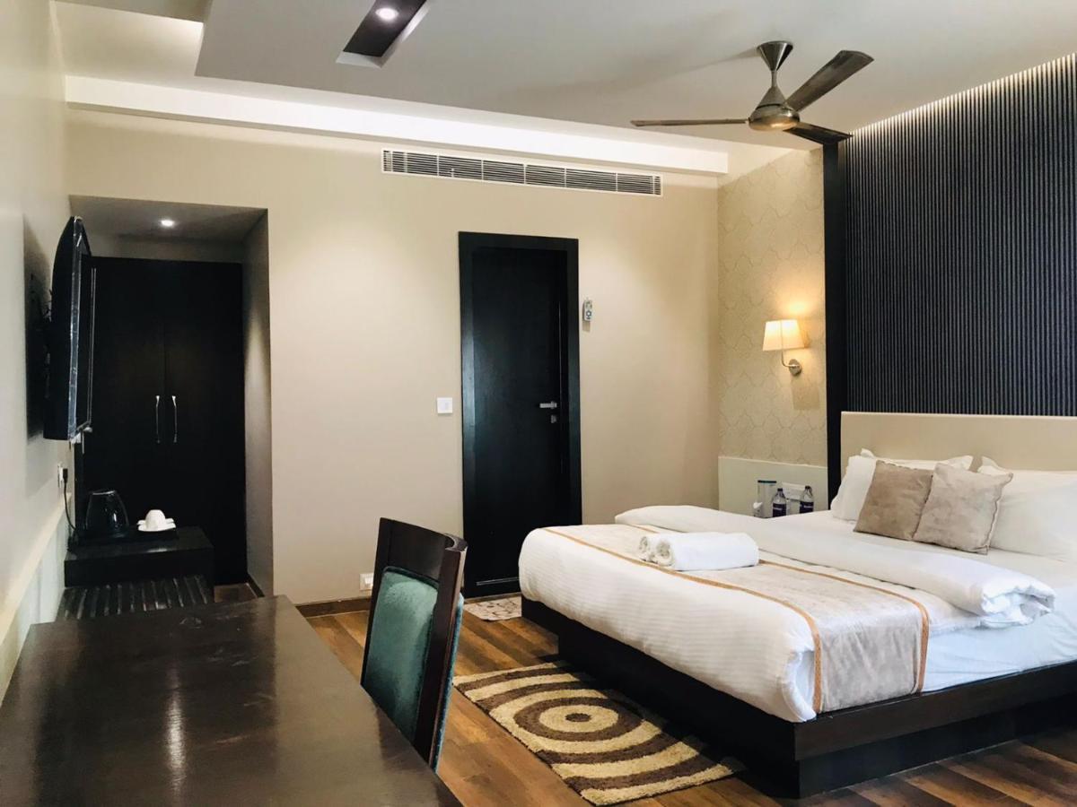 Hotel Royal Livin Varanasi Exterior foto
