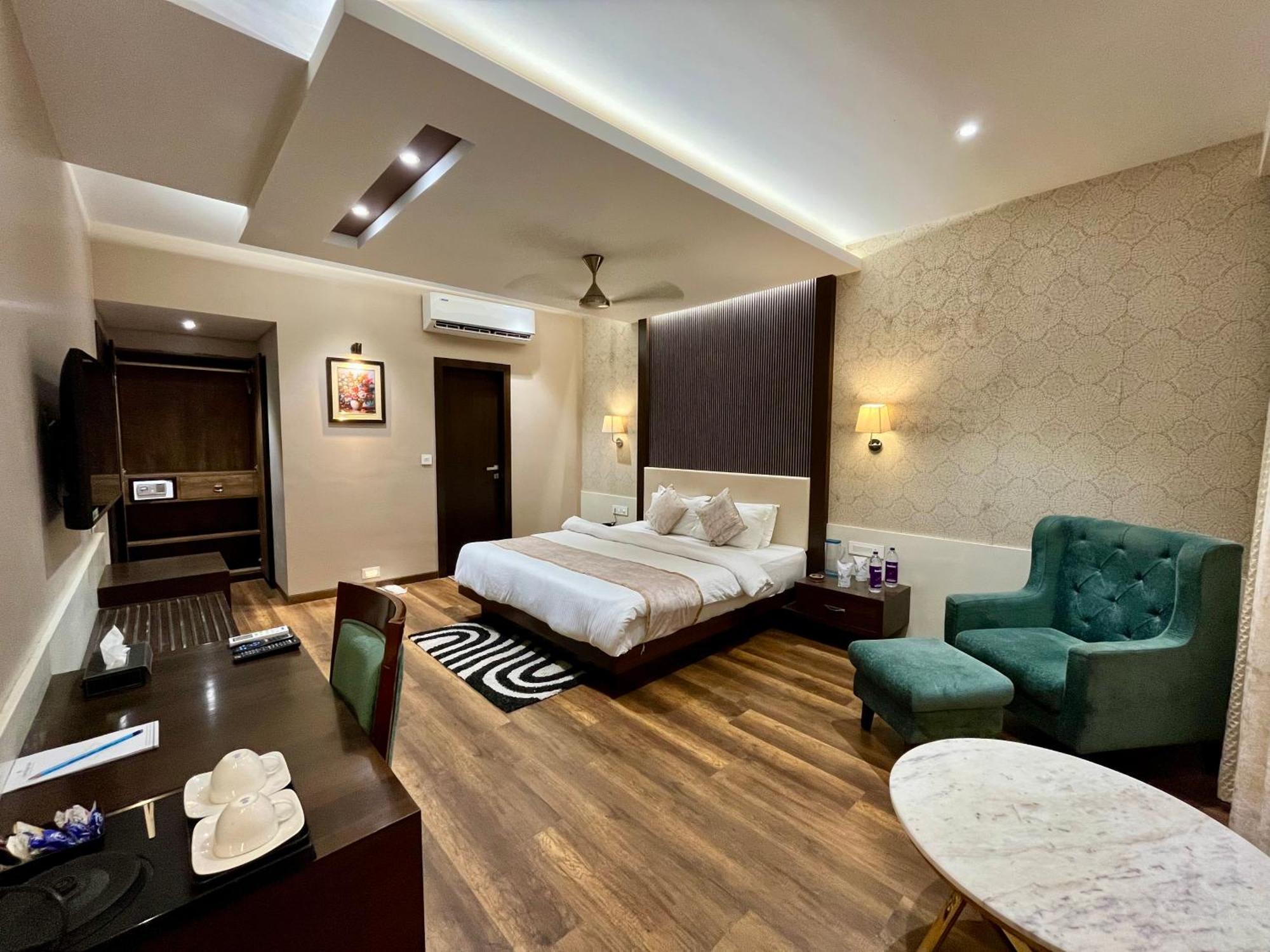 Hotel Royal Livin Varanasi Exterior foto